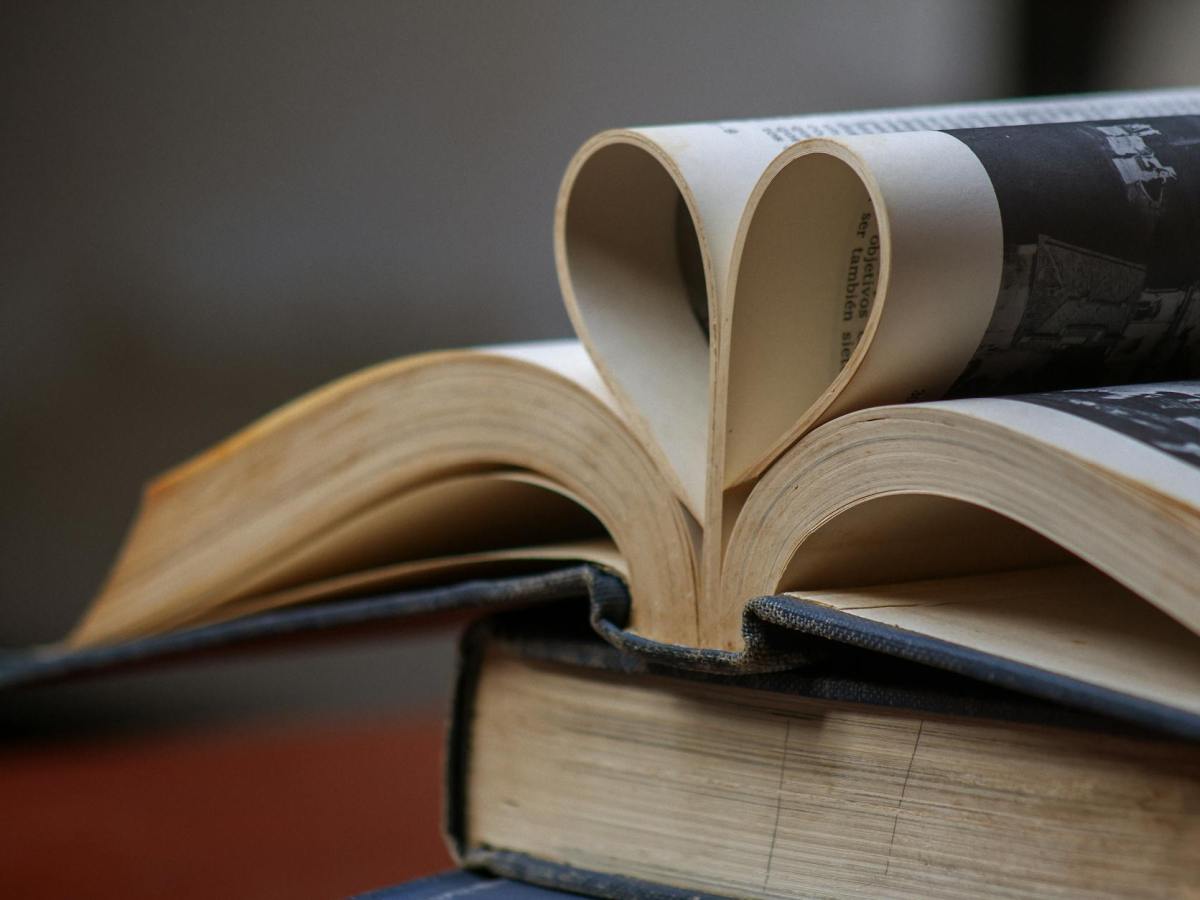 Blending Genres and Building Brands – Marketing Lessons from RomCon&nbsp;2025