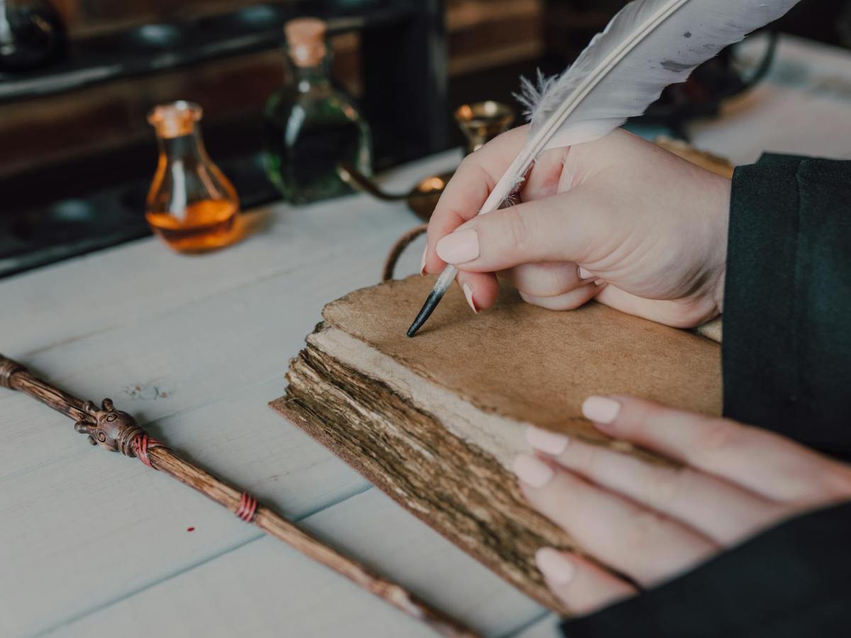 Illuminated Prose – Hosting a Craft Booth at the Ren&nbsp;Faire